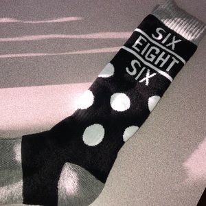 686 black and white ski socks